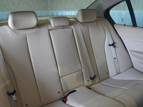 Used 2013 BMW 320i Sedan RWD image 33