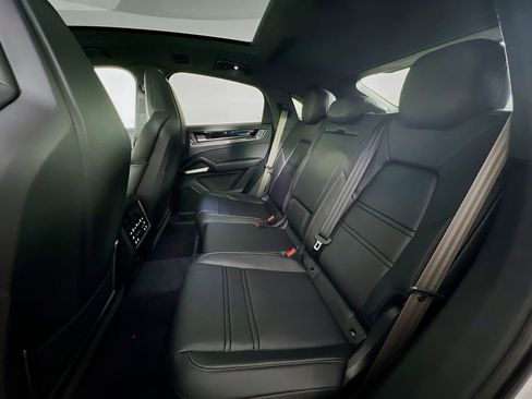 New 2026 Porsche Cayenne Turbo AWD/4WD image 24
