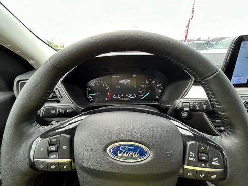 Used 2021 Ford Escape SE w/ Cold Weather Package AWD/4WD image 17