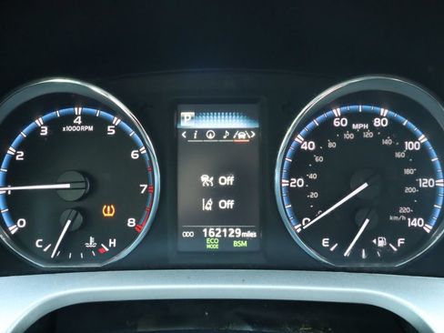 Used 2017 Toyota RAV4 Limited AWD/4WD image 34