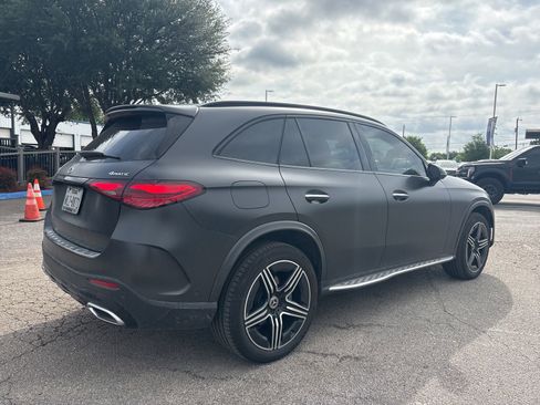 Used 2025 Mercedes-Benz GLC 300 4MATIC image 3