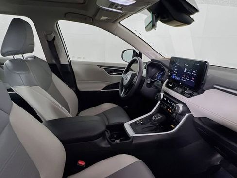 Used 2024 Toyota RAV4 XLE Premium image 10