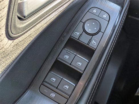 Used 2023 Nissan Rogue SV image 23