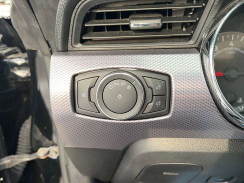 Used 2017 Ford Mustang Coupe image 40