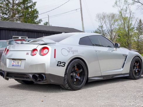 Used 2010 Nissan GT-R Premium AWD/4WD image 7
