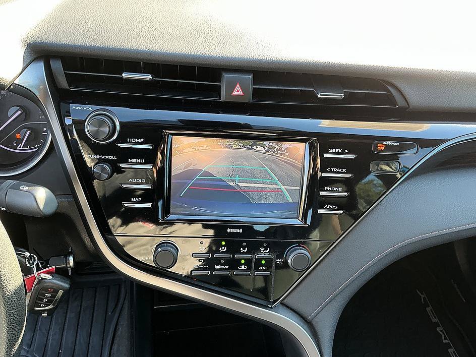 Used 2020 Toyota Camry LE FWD image 17