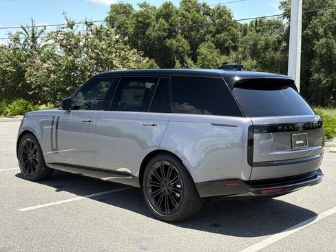 New 2026 Land Rover Range Rover Long Wheelbase SE AWD/4WD image 3