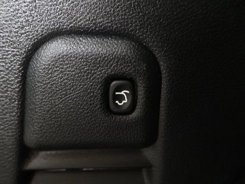 Used 2020 Jeep Grand Cherokee Laredo w/ Security & Convenience Group image 18