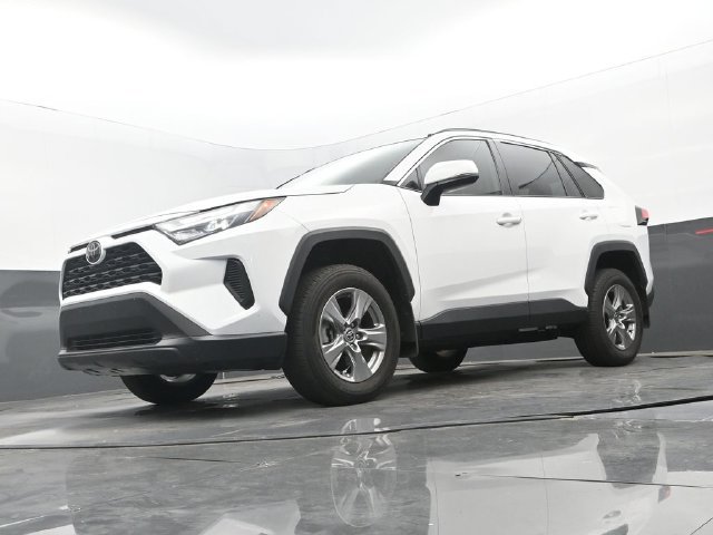Used 2024 Toyota RAV4 XLE w/ Convenience Package FWD image 12