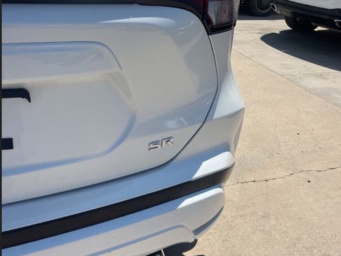 Used 2021 Nissan Kicks SR w/ SR Premium Package FWD image 21