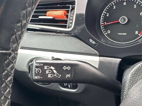 Used 2013 Volkswagen Jetta SE FWD image 24