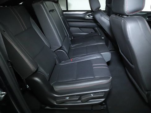 Used 2024 Chevrolet Suburban RST RWD image 33
