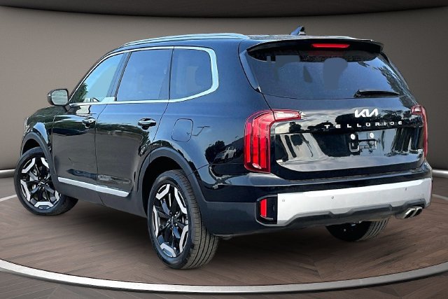 Used 2024 Kia Telluride S AWD/4WD image 11