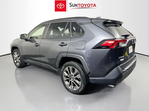 Used 2023 Toyota RAV4 XLE Premium image 6