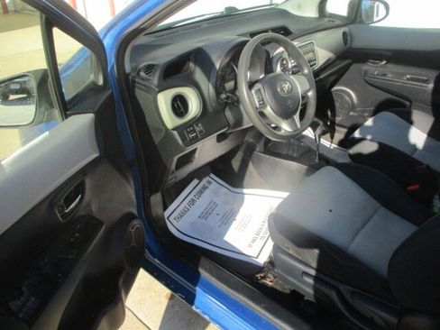 Used 2014 Toyota Yaris LE image 31