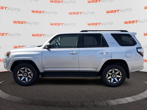 Used 2021 Toyota 4Runner TRD Off-Road AWD/4WD image 2