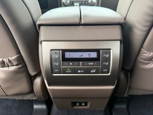 Used 2020 Lexus GX 460 Premium image 17