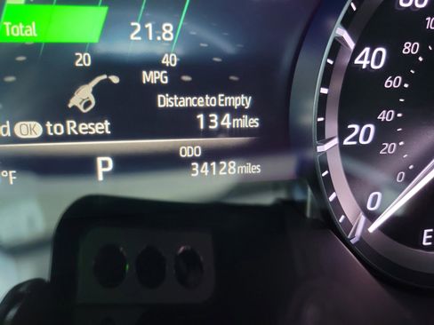 Certified 2023 Toyota Highlander XLE image 24