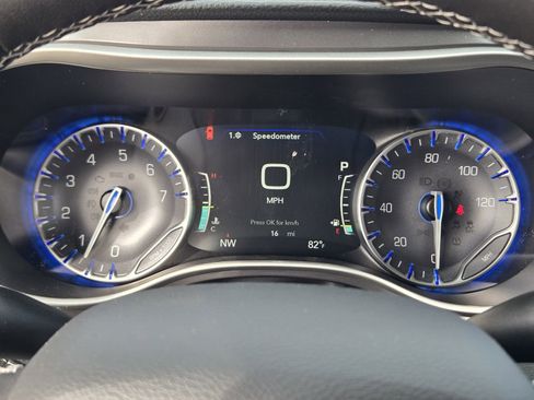 New 2026 Chrysler Pacifica Select AWD/4WD image 14