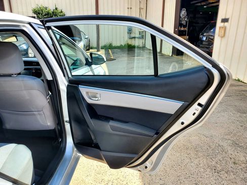 Used 2016 Toyota Corolla LE FWD image 21