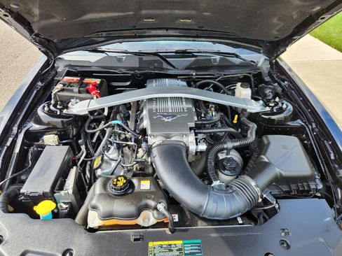 Used 2010 Ford Mustang GT Premium RWD image 9