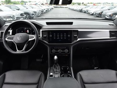 Used 2023 Volkswagen Atlas Cross Sport SEL AWD/4WD image 7