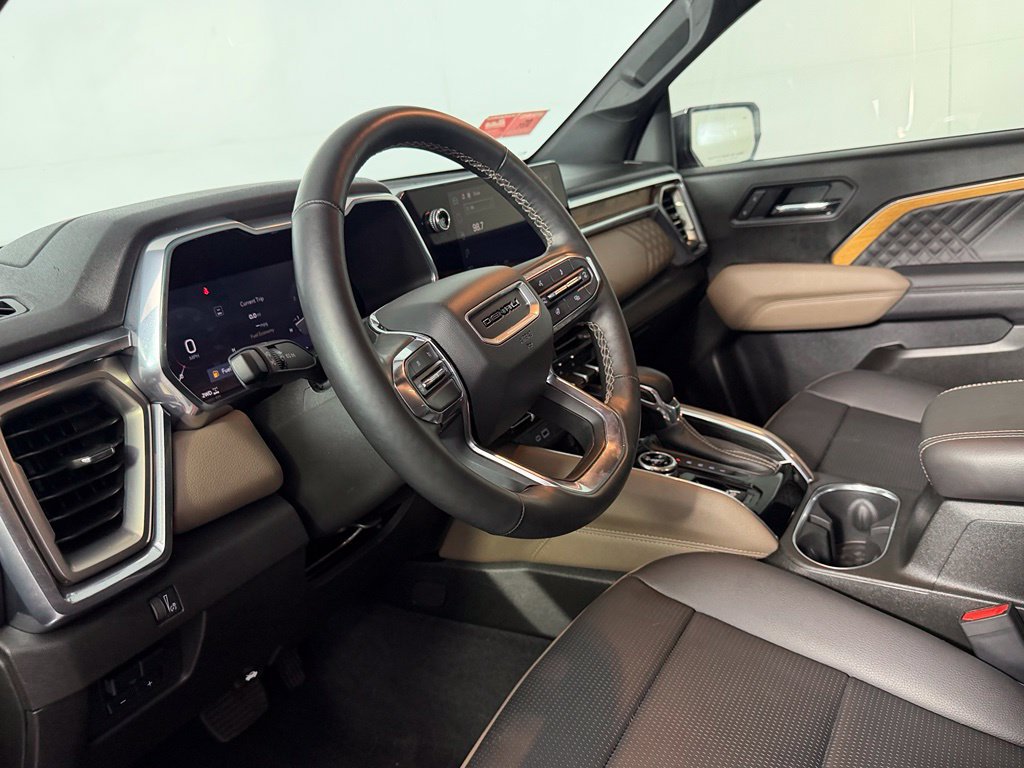 Used 2025 GMC Canyon Denali AWD/4WD image 12