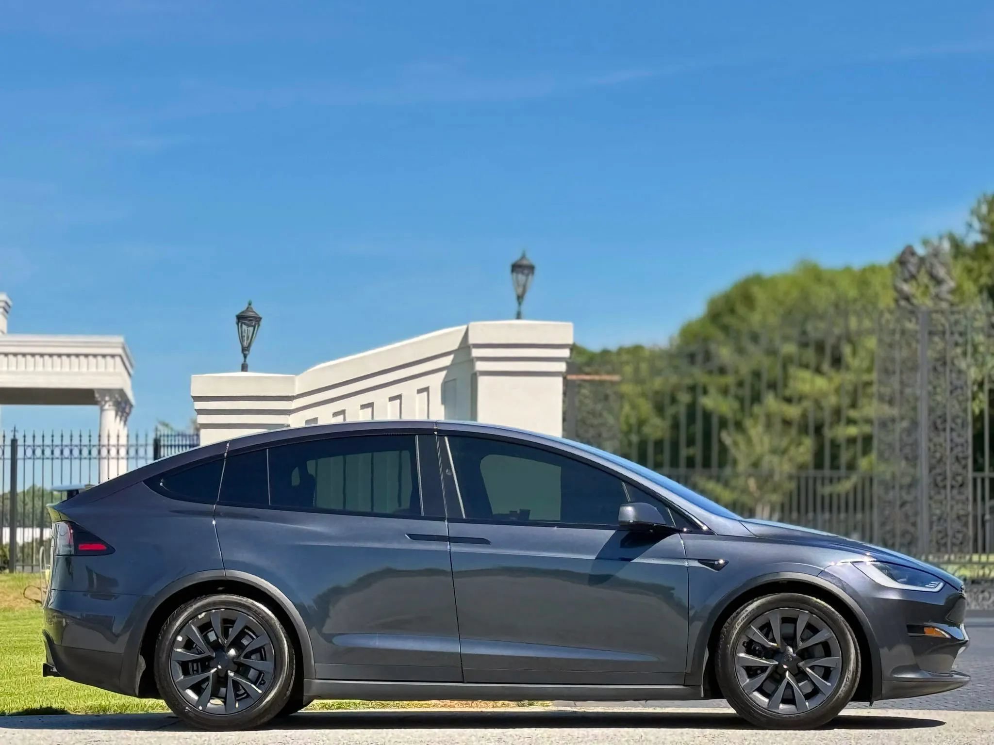 Used 2024 Tesla Model X AWD/4WD image 6