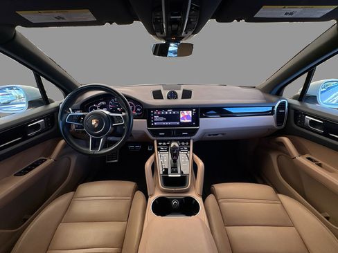 Used 2022 Porsche Cayenne image 21