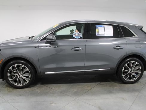 Used 2022 Lincoln Nautilus Reserve w/ Equipment Group 201A image 6