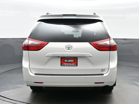 Used 2020 Toyota Sienna XLE w/ XLE Navigation Package AWD/4WD image 5