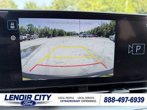 Used 2025 Hyundai Kona SEL FWD image 24