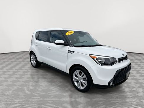 Used 2016 Kia Soul + FWD image 2