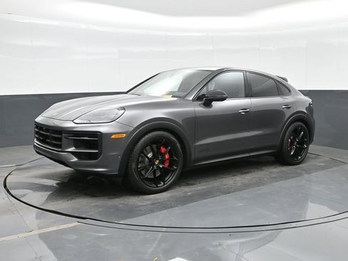 Certified 2025 Porsche Cayenne GTS AWD/4WD image 1