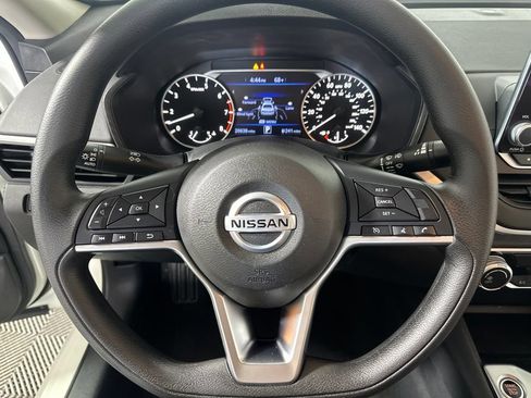 Used 2022 Nissan Altima 2.5 SV AWD/4WD image 14