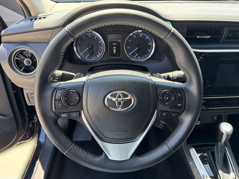 Used 2018 Toyota Corolla SE FWD image 14