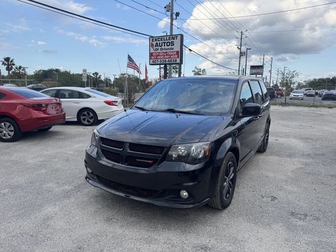 Used 2018 Dodge Grand Caravan SE image 1