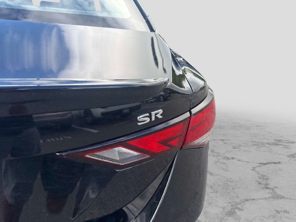 Used 2020 Nissan Sentra SR w/ Premium Package FWD image 6