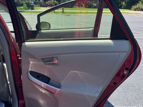 Used 2014 Toyota Prius Three FWD image 21