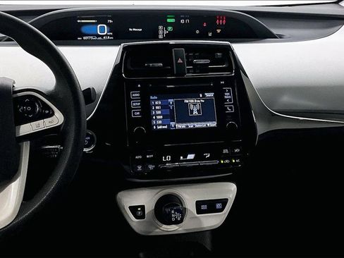 Used 2018 Toyota Prius One FWD image 7