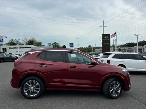 Used 2023 Buick Encore GX Select w/ Sport Touring Package FWD image 3