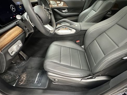 New 2025 Mercedes-Benz GLS 450 4MATIC image 9