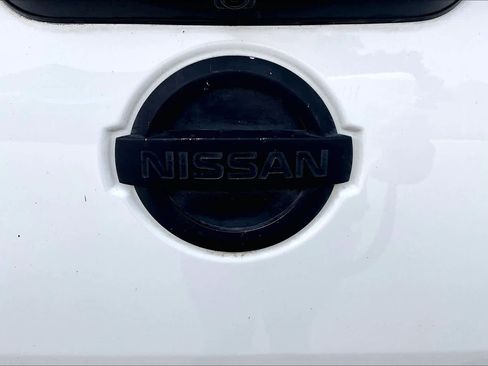 Used 2020 Nissan Titan SV w/ SV Convenience Package image 29
