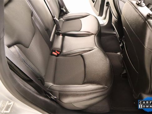 Used 2025 Jeep Compass Latitude image 13