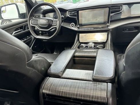 Used 2022 Jeep Wagoneer Series III w/ Premium Group I AWD/4WD image 39