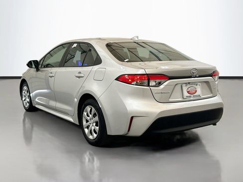Used 2025 Toyota Corolla LE FWD image 6