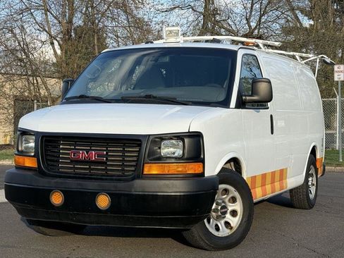 Used 2014 GMC Savana 1500 AWD image 1