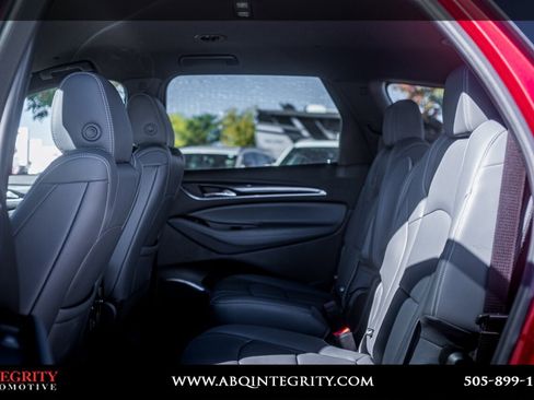 Used 2023 Buick Enclave Essence image 28