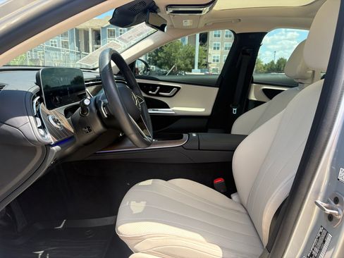 Used 2025 Mercedes-Benz E 350 Sedan image 10