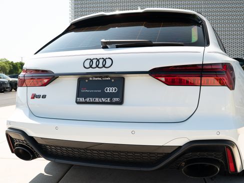 Certified 2025 Audi RS 6 performance AWD/4WD image 40